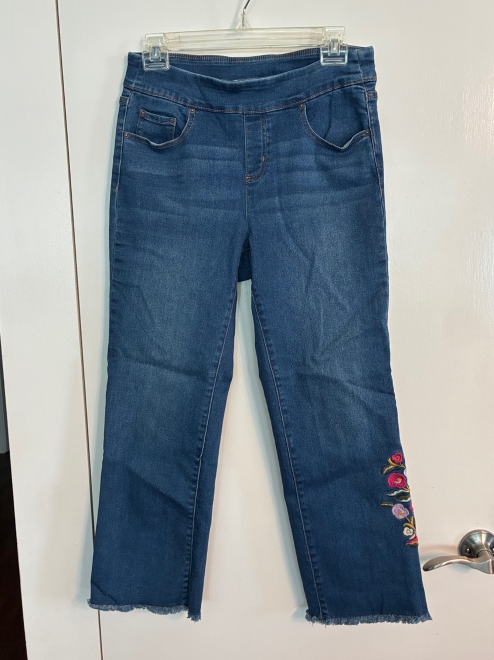 Women’s Dark Blue Embroidered Stretch Capri Jeans